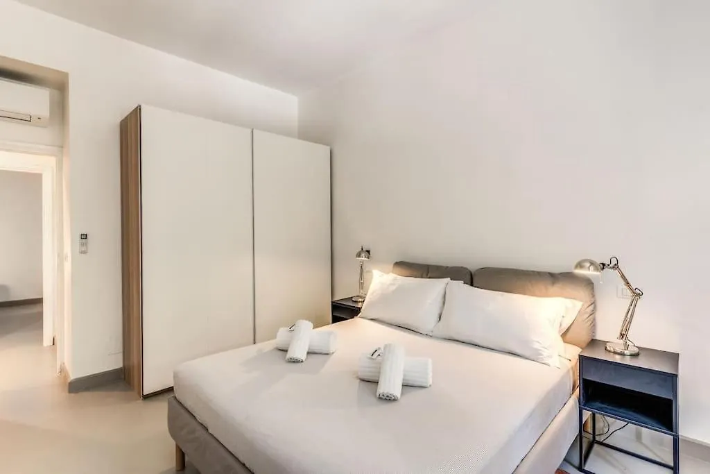 Via Provana San Giovanni 2 Bedroom Apartment Rome