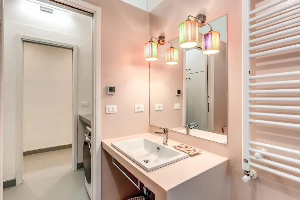 Via Provana San Giovanni 2 Bedroom Apartment Rome 0*,