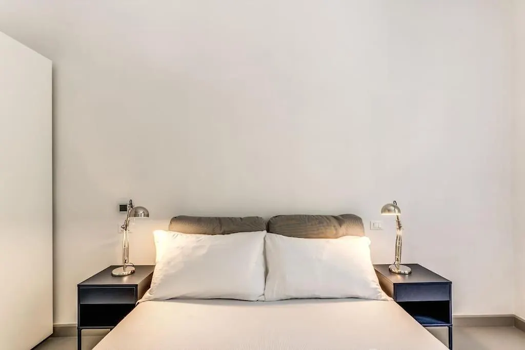 Via Provana San Giovanni 2 Bedroom Apartment Rome Italy
