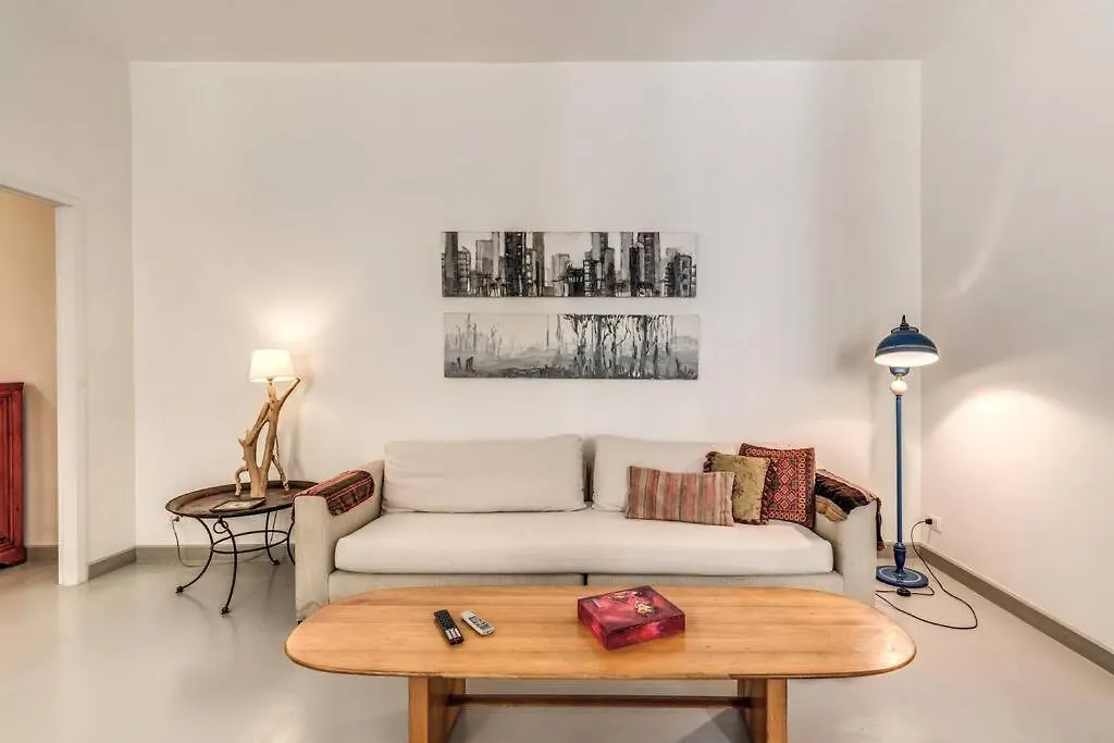 Via Provana San Giovanni 2 Bedroom Apartment Rome