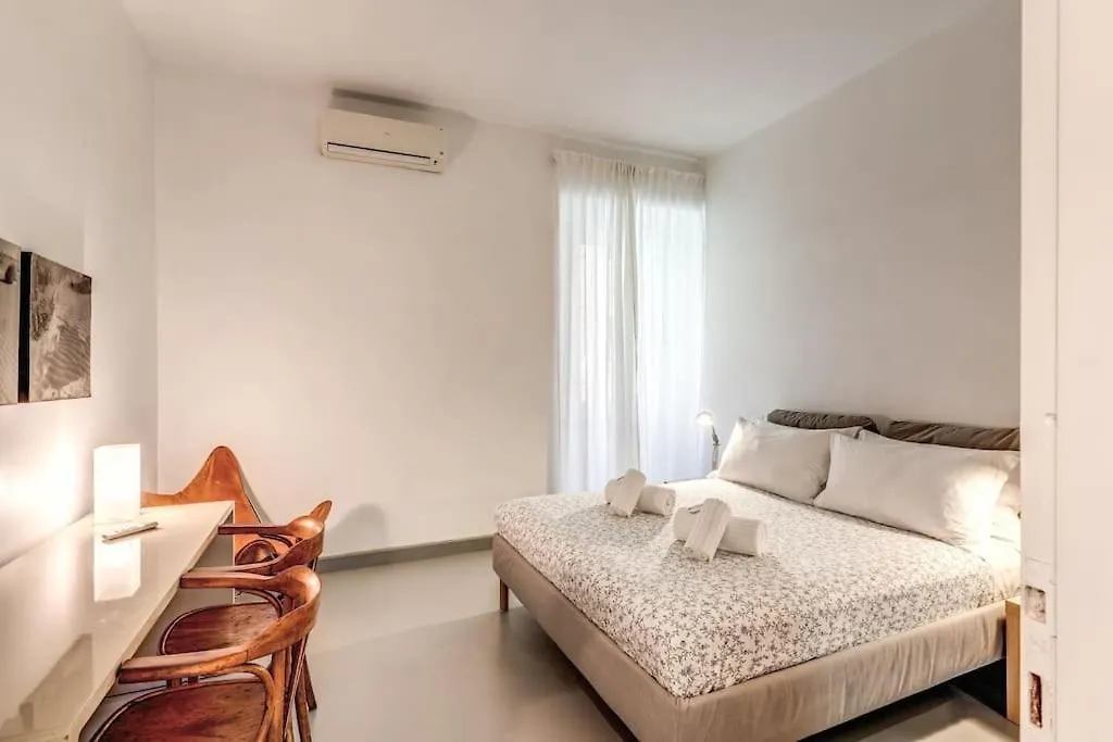 Via Provana San Giovanni 2 Bedroom Apartment Rome