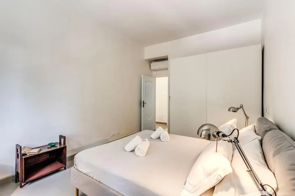 Via Provana San Giovanni 2 Bedroom Apartment Rome 0*,