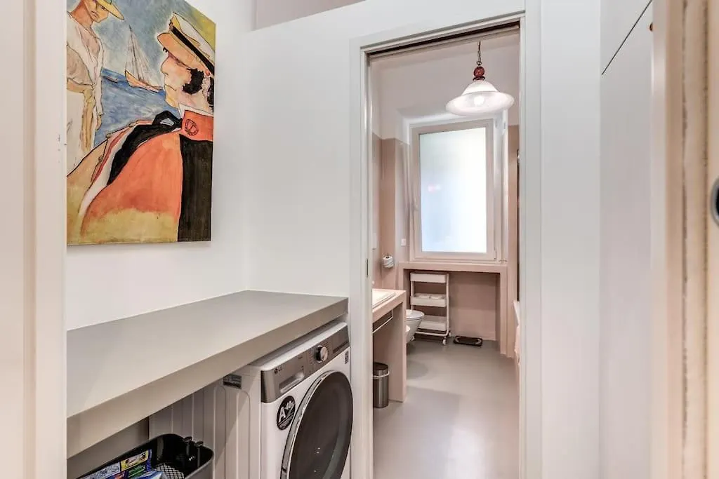 Via Provana San Giovanni 2 Bedroom Apartment Rome