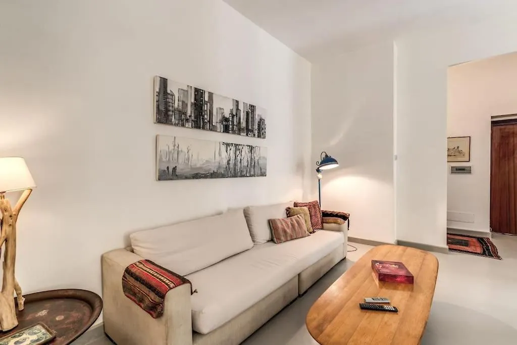 Via Provana San Giovanni 2 Bedroom Apartment Rome